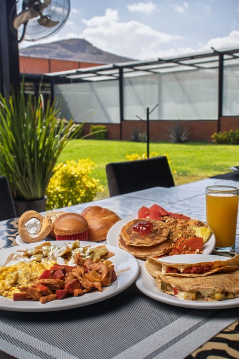 Daily full breakfast for a fee