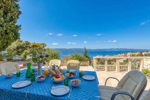 Family House, 4 Bedrooms, Balcony (Sea View Home Marianne 200m from sea) | Outdoor dining