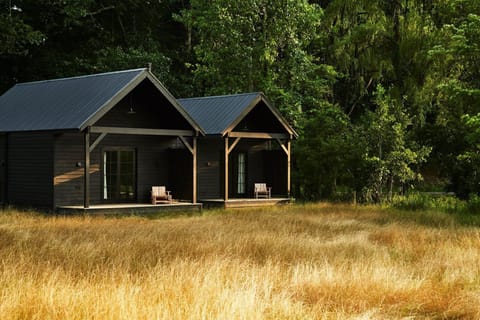 Grand Cabin | Exterior