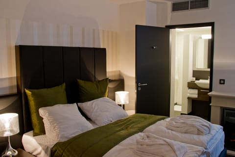 Minibar, in-room safe, desk, blackout drapes