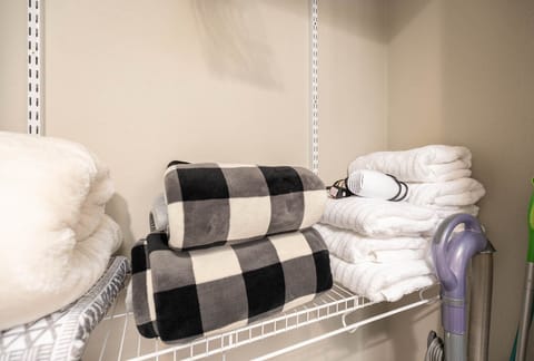 Superior House | Free WiFi, bed sheets