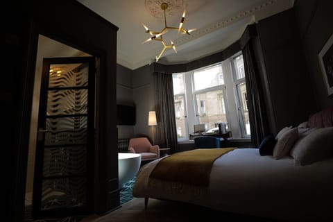 Luxury Room | Individually decorated, individually furnished, desk, laptop workspace