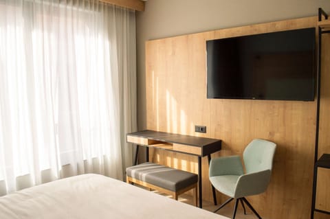 In-room safe, individually furnished, soundproofing, free WiFi