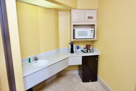 Suite, 1 King Bed | In-room safe, desk, laptop workspace, iron/ironing board