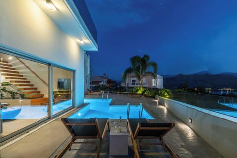 Seasonal outdoor pool, pool umbrellas, sun loungers