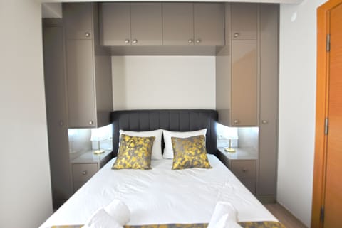Superior Apartment | 1 bedroom, hypo-allergenic bedding, minibar, individually decorated