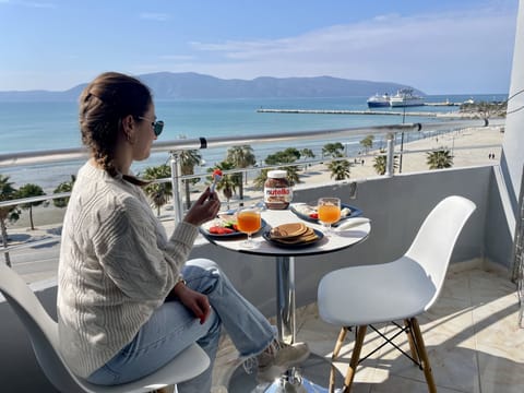 Panoramic Condo | Balcony view