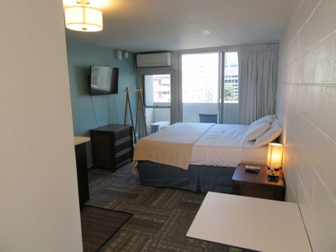 Standard Room, 1 King Bed | In-room safe, free WiFi