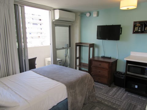 Economy Room, 1 Double Bed | In-room safe, free WiFi