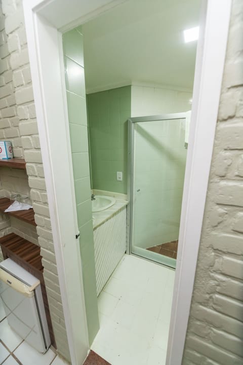 Standard Double or Twin Room, Multiple Beds, Partial Ocean View, Garden Area | Bathroom | Shower, free toiletries, towels