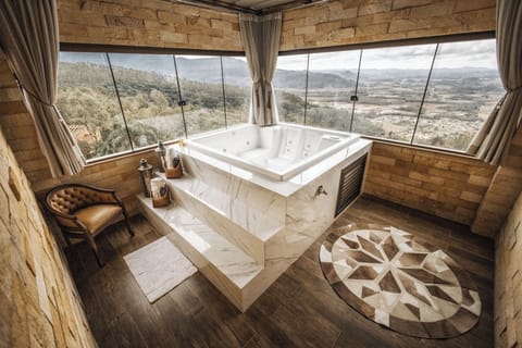 Panoramic Cabin | In-room safe, individually decorated, individually furnished