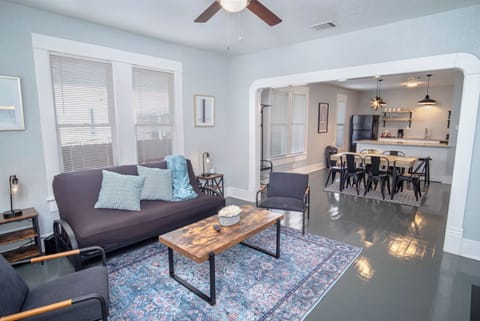 House (3 Bedrooms) | Living area | TV