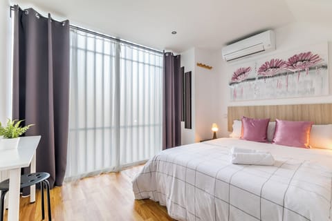 Double Room, Shared Bathroom | Free WiFi, bed sheets