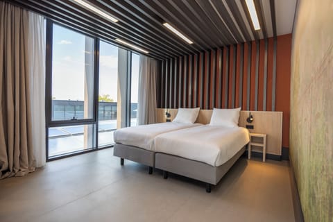 Family Suite | In-room safe, desk, laptop workspace, free WiFi