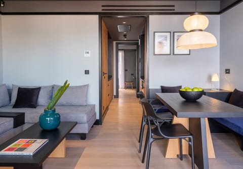 City Experience Suite | Living room | 43-inch Smart TV with cable channels, TV