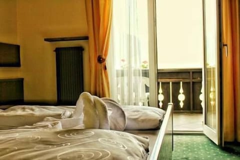 Desk, free cribs/infant beds, free WiFi, bed sheets