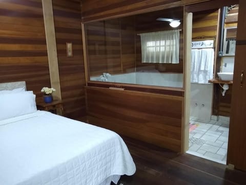 Romantic Room | Minibar, bed sheets