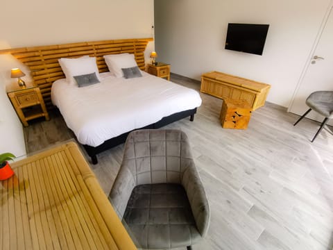 Premium bedding, pillowtop beds, individually furnished, desk