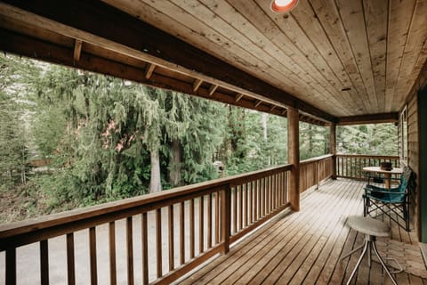 Cabin, 3 Bedrooms, Smoking, Balcony | Property grounds