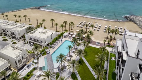 Private beach, white sand, beach bar