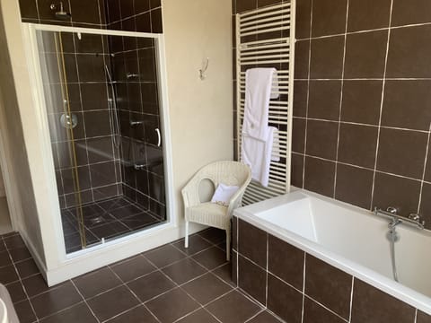 Superior Room | Bathroom | Hair dryer, bathrobes, towels
