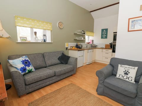 Cottage | Living area