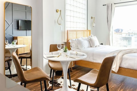 In-room safe, iron/ironing board, bed sheets