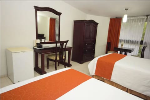 Basic Room | Premium bedding, minibar, in-room safe, desk