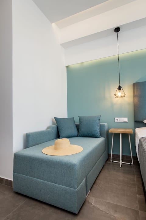 Hypo-allergenic bedding, in-room safe, blackout drapes, soundproofing