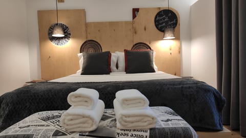 Design Double Room | Individually decorated, individually furnished, iron/ironing board