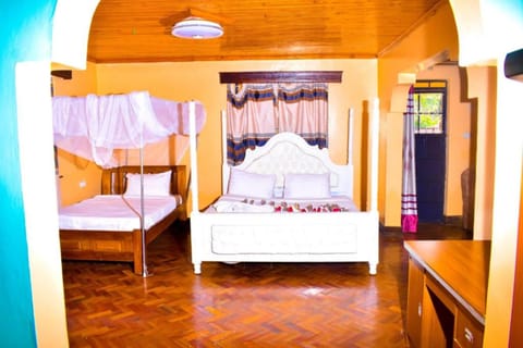 Standard Triple Room | Bed sheets