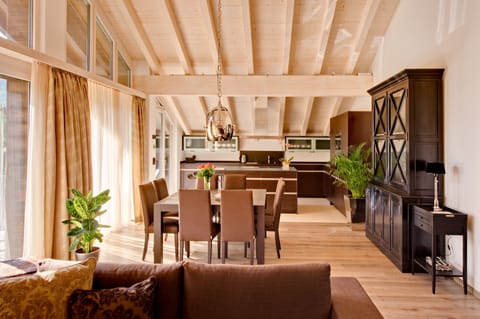 Penthouse Apartment Matterhorn View | In-room dining