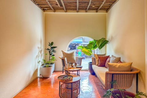 Couples treatment rooms, sauna, hot tub, body treatments, aromatherapy