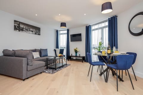 Deluxe Apartment, Private Bathroom | Lounge