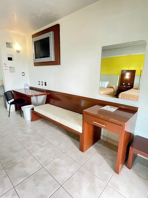 Executive Room | In-room safe, iron/ironing board (on request), WiFi (free), bed sheets