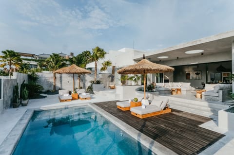 Outdoor pool, sun loungers