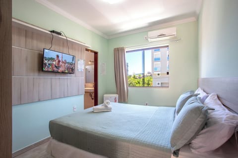 Suite Standard | Minibar, WiFi (free), bed sheets