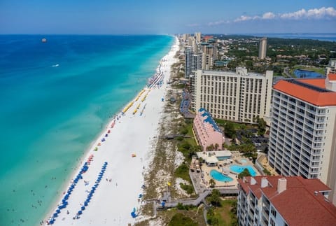 Condo, 2 Bedrooms | Property grounds
