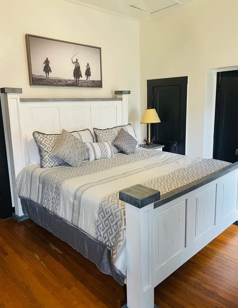 Premium Suite | Premium bedding, memory foam beds, free WiFi, bed sheets