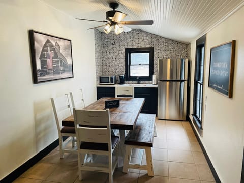 Premium Suite | Private kitchen | Microwave, coffee/tea maker, paper towels