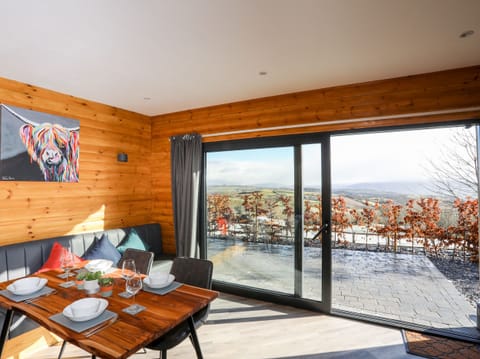 Cottage | Dining