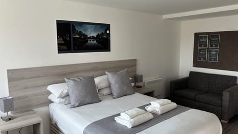 Superior Double Room | Desk, laptop workspace, free WiFi, bed sheets