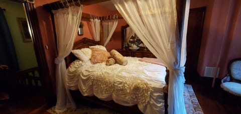 The Opera House Suite | Premium bedding, individually decorated, individually furnished