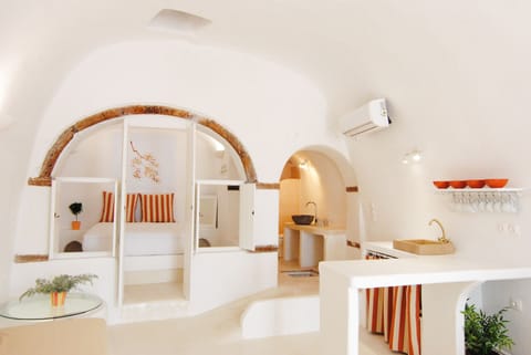 Grand Suite, Sea View | 1 bedroom, individually decorated, individually furnished, soundproofing