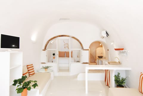 Grand Suite, Sea View | 1 bedroom, individually decorated, individually furnished, soundproofing