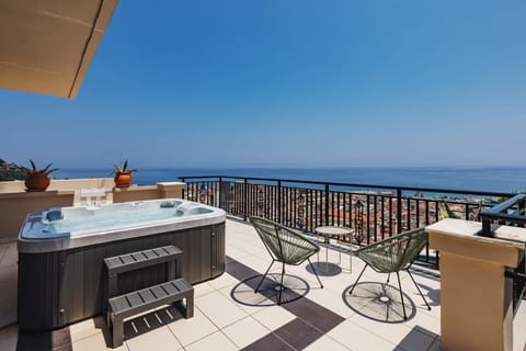 Comfort Villa | Terrace/patio