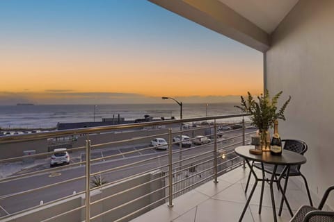 Apartment (2 Bedrooms) | Front of property