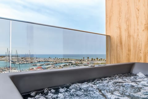 Superior Room | In-room safe, soundproofing, free WiFi, bed sheets
