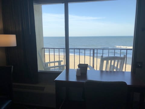 Premier Studio, 2 Queen Beds, Kitchenette, Oceanfront | Balcony view