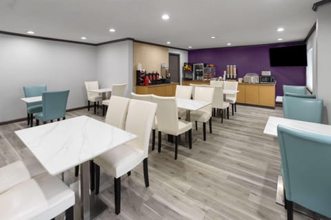 Free daily on-the-go breakfast